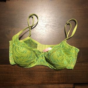 Victoria's Secret Very Sexy Pushup w/o Padding 36D